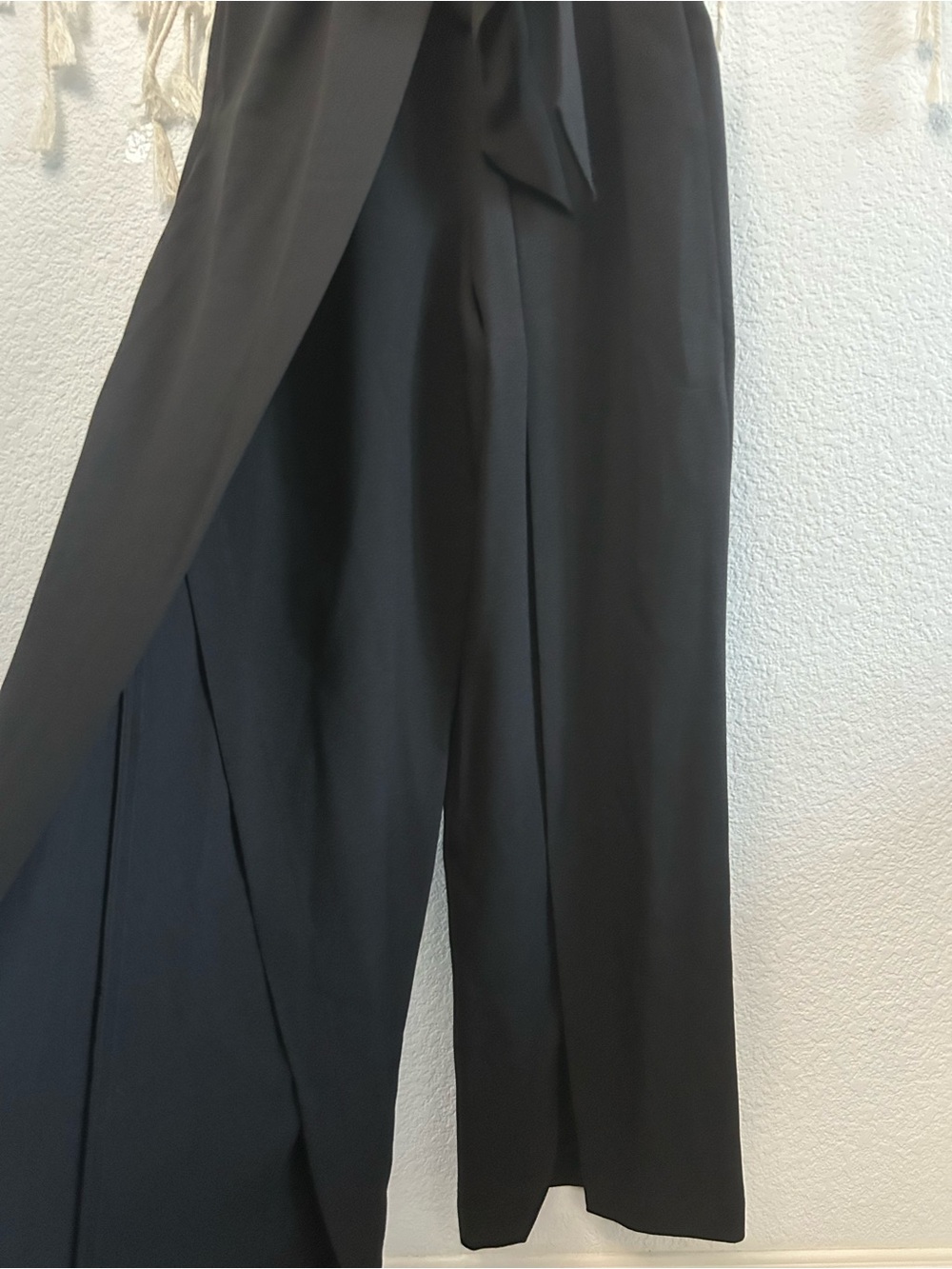 TASH AND SOPHIE Chic Black Sleeveless Jumpsuit Belted Wide Leg Stretchy Sz 6 - Picture 10 of 15